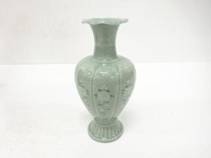 深源窯造　高麗青磁　花瓶(保護箱付)